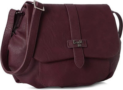 Baggit Women Casual Red Leatherette Sling Bag
Baggit Women Casual Red Leatherette Sling Bag