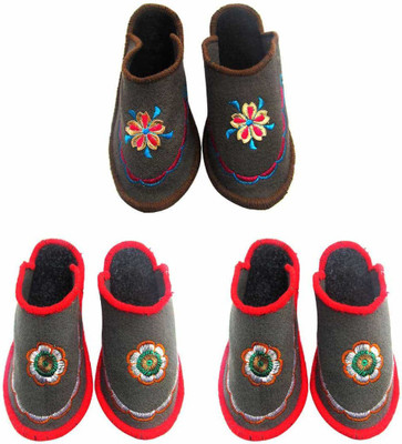 Shree Sai Slippers, Multicolor
