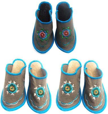 Shree Sai Slippers, Multicolor