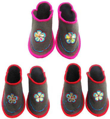 Shree Sai Slippers, Multicolor