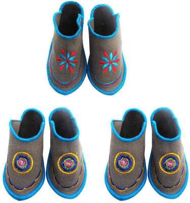 Shree Sai Slippers, Multicolor