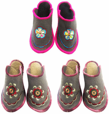 Shree Sai Slippers, Multicolor