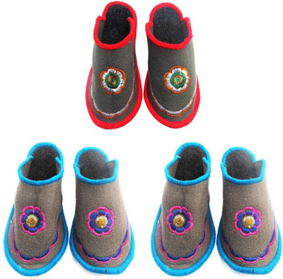 Champaliya Slippers, Multicolor