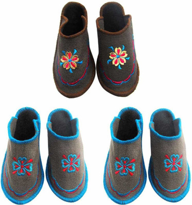 Champaliya Slippers, Multicolor