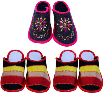 Champaliya Slippers, Multicolor