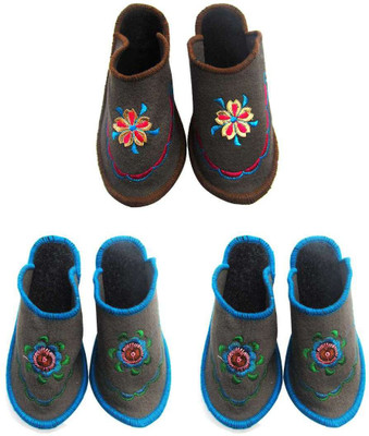 Shree Sai Slippers, Multicolor