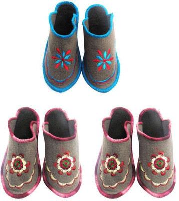 Shilipi Perokars Slippers, Multicolor