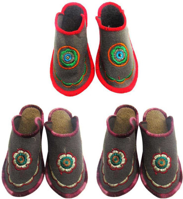 Champaliya Slippers, Multicolor