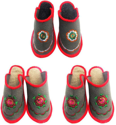 Shilipi Perokars Slippers, Multicolor