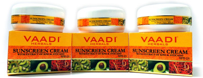 Vaadi Herbals Sunscreen Cream with Extract of Kiwi & Avocado - Pack of 3 - SPF 25(270 g)
Vaadi Herbals Sunscreen Cream with Extract of Kiwi & Avocado - Pack of 3 - SPF 25(270 g)