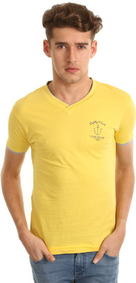 Flying Machine Solid Men' V-neck Yellow T-Shirt, Butter yellow