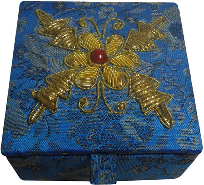 Avinash Handicrafts 7.5x7.5 cm Blue in zari work Makeup, Jewellery, Decorative Vanity Box(Blue)
Avinash Handicrafts 7.5x7.5 cm Blue in zari work Makeup, Jewellery, Decorative Vanity Box(Blue)