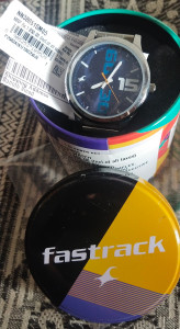 Fastrack 38052sl07 Bold Fonts Analog Watch Men Reviews Latest