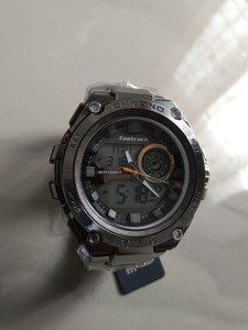 Fastrack 38052sl07 Bold Fonts Analog Watch Men Reviews Latest