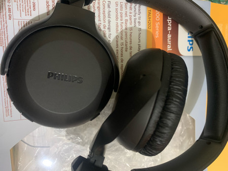 Philips on ear sales upbeat 200 series