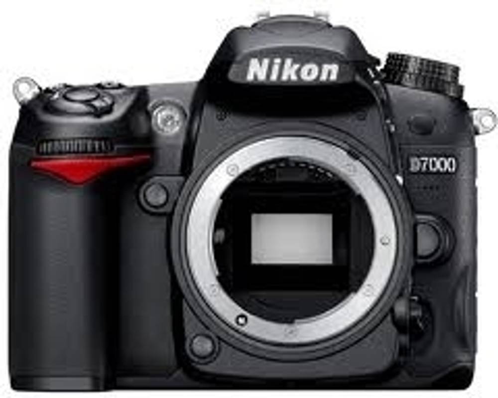 Nikon D7000 Price in India (body only dslr)