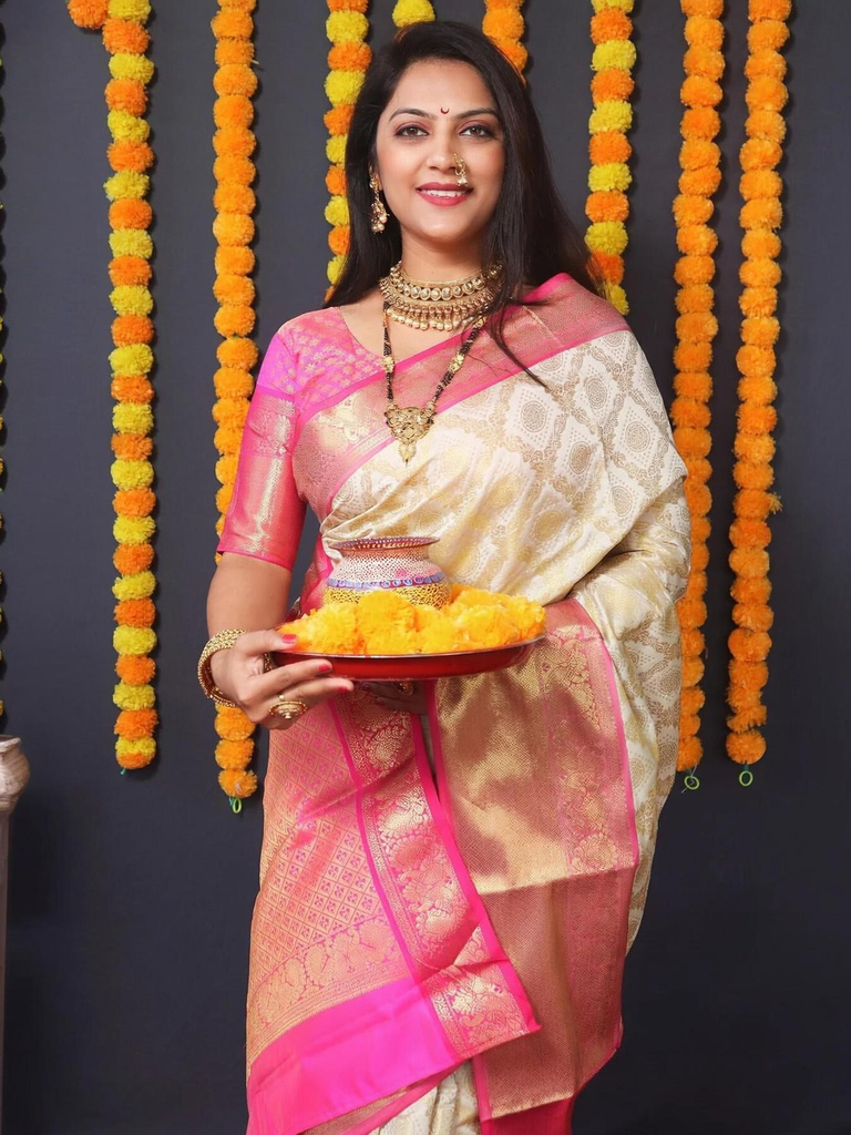 divastri embellished woven kanjivaram silk blend saree