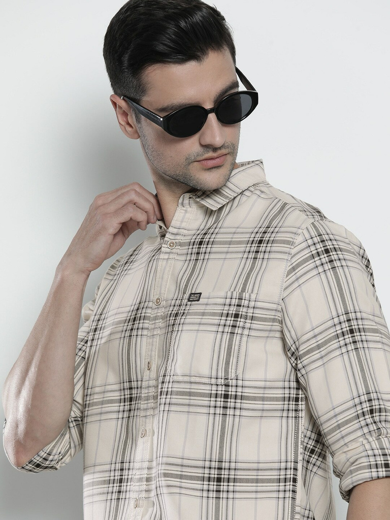 Men Slim Fit Checkered Spread Collar Casual Shirt