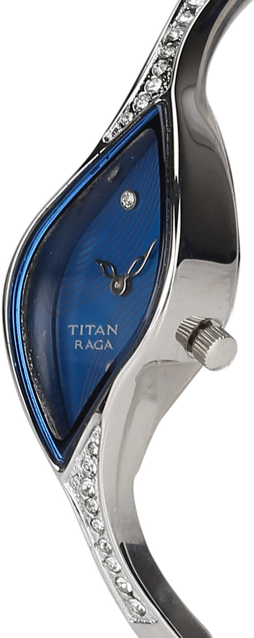 titan nh9710sm01e raga watch