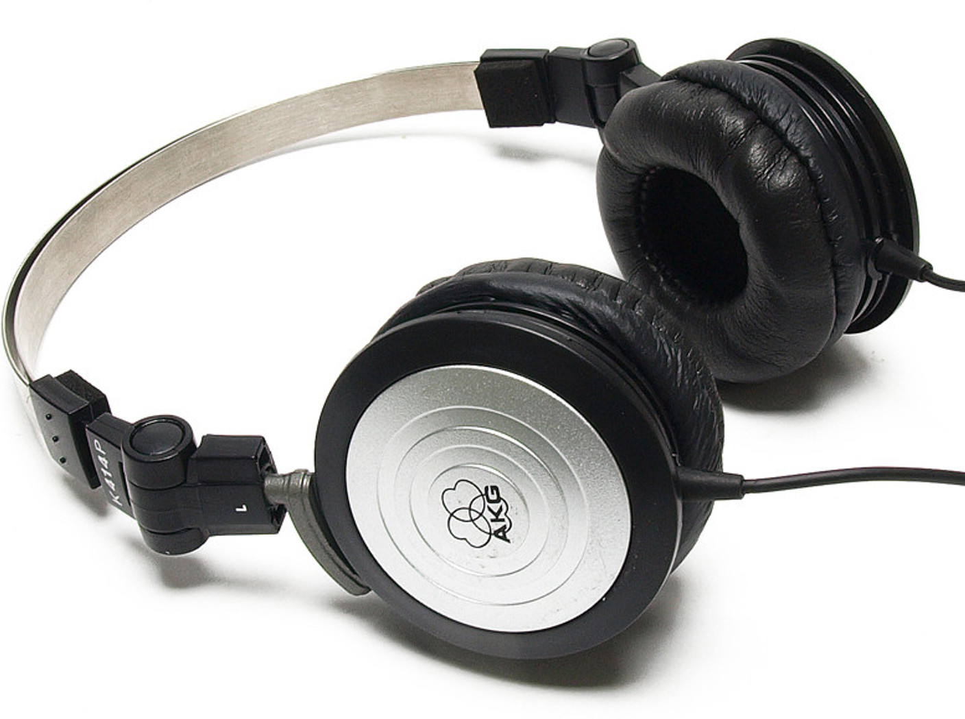 AKG K414P Headphone Price in India Buy AKG K414P Headphone Online