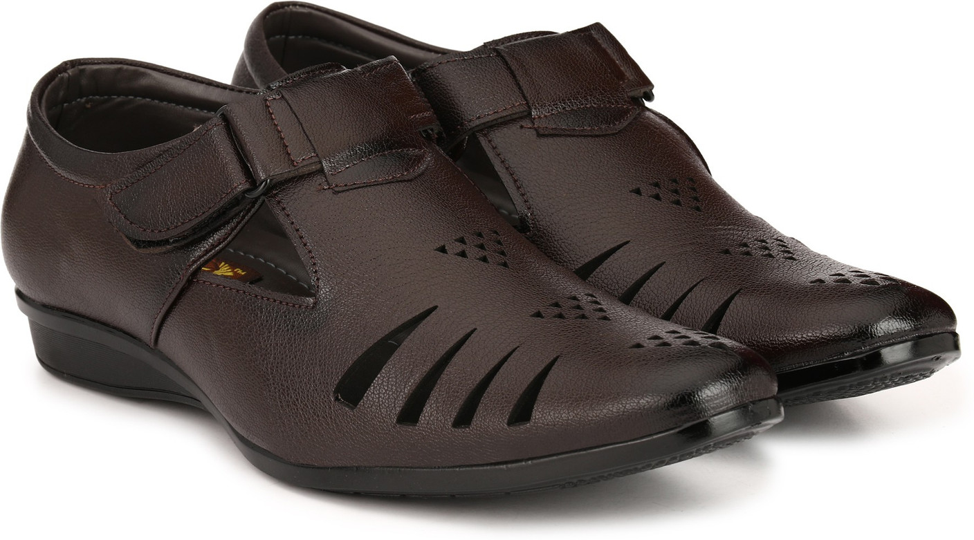 leather sandals flipkart