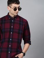 THE BEAR HOUSE Men Slim Fit Checkered Cut Away Collar Casual Shirt