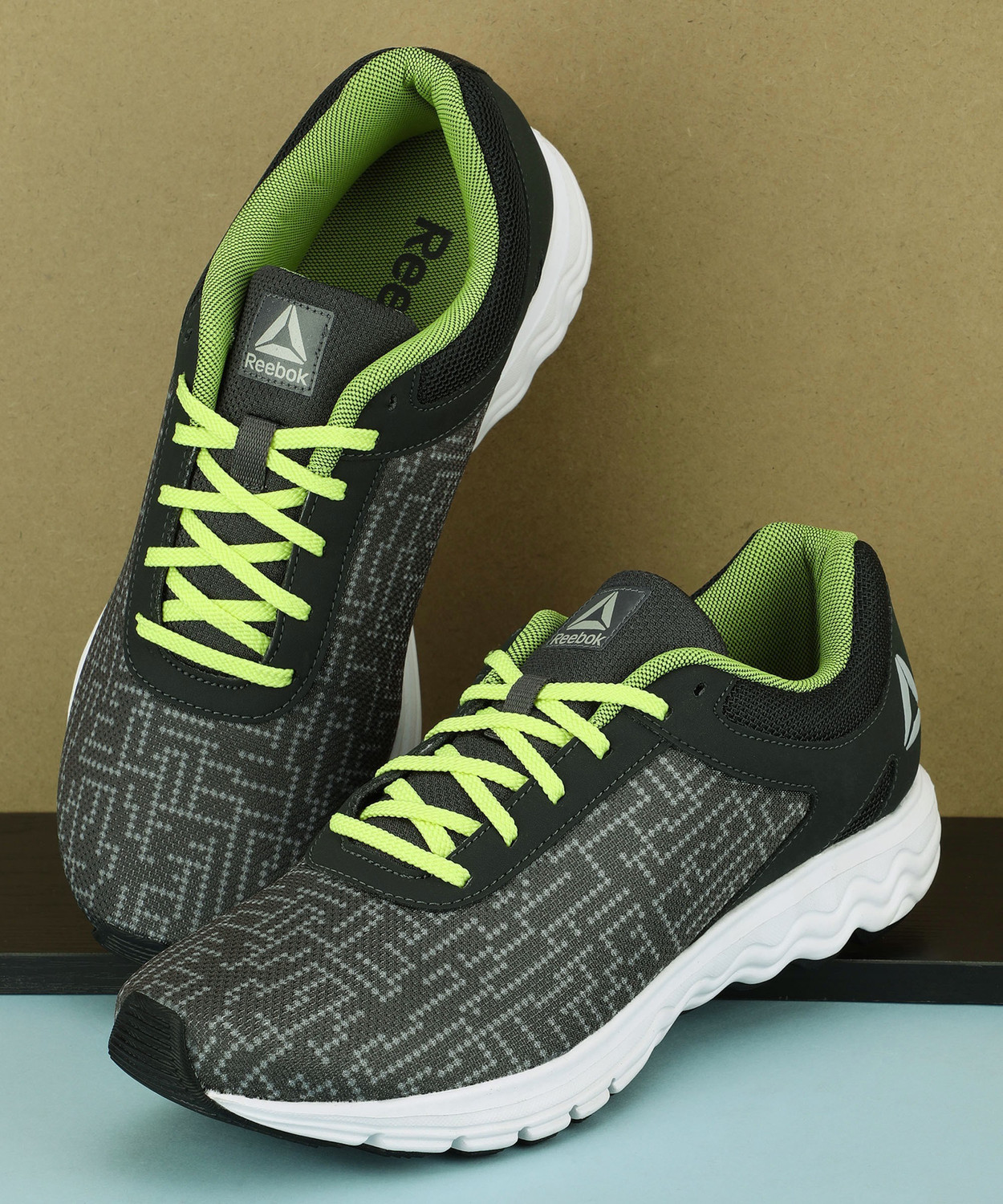 Reebok zeal running shoes top