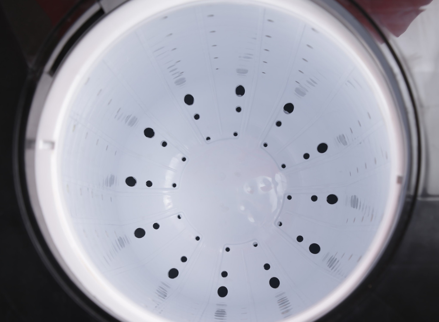 Image of ONIDA 8 kg 5 Star Rating, Auto Scrubber Semi Automatic Top Load Washing Machine Red