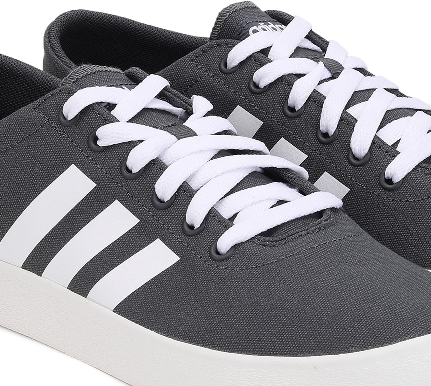 Image of ADIDAS Easy Vulc 2.0 Sneakers For Men