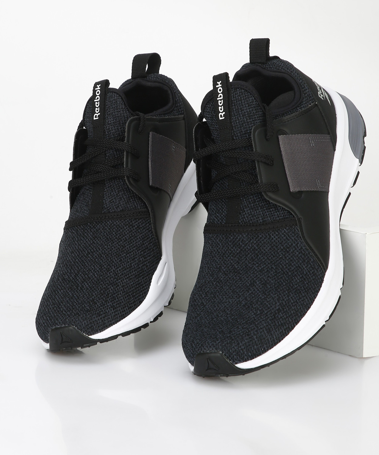 Reebok strom top runner shoes