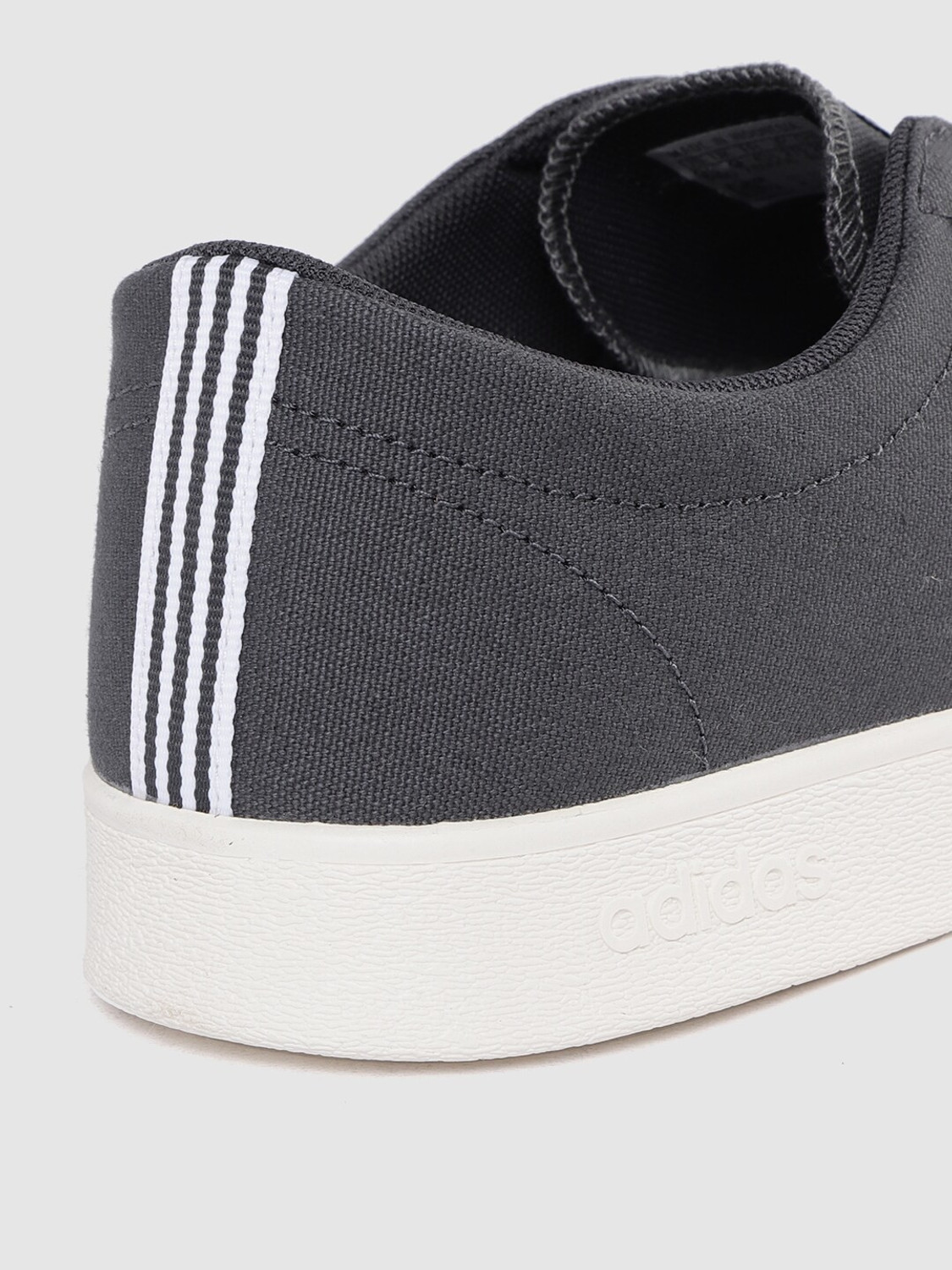 Image of ADIDAS Easy Vulc 2.0 Sneakers For Men