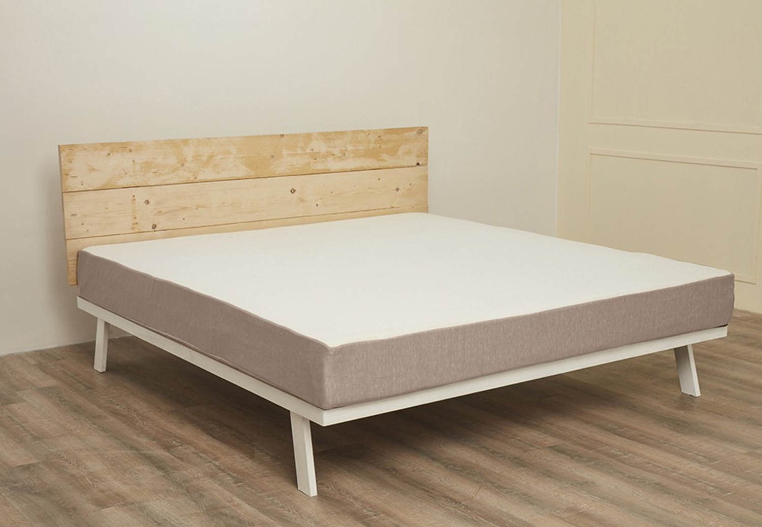 Image of Wakefit EcoLatex Classic 8 inch Queen Latex Foam Mattress