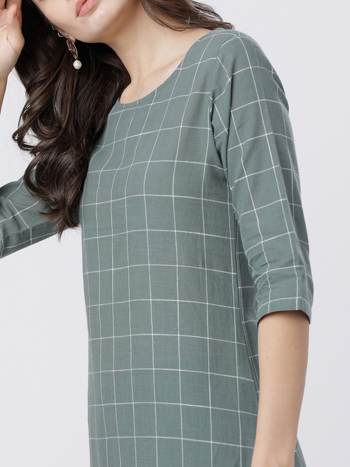 Image of Vishudh Women Checkered Straight Kurta