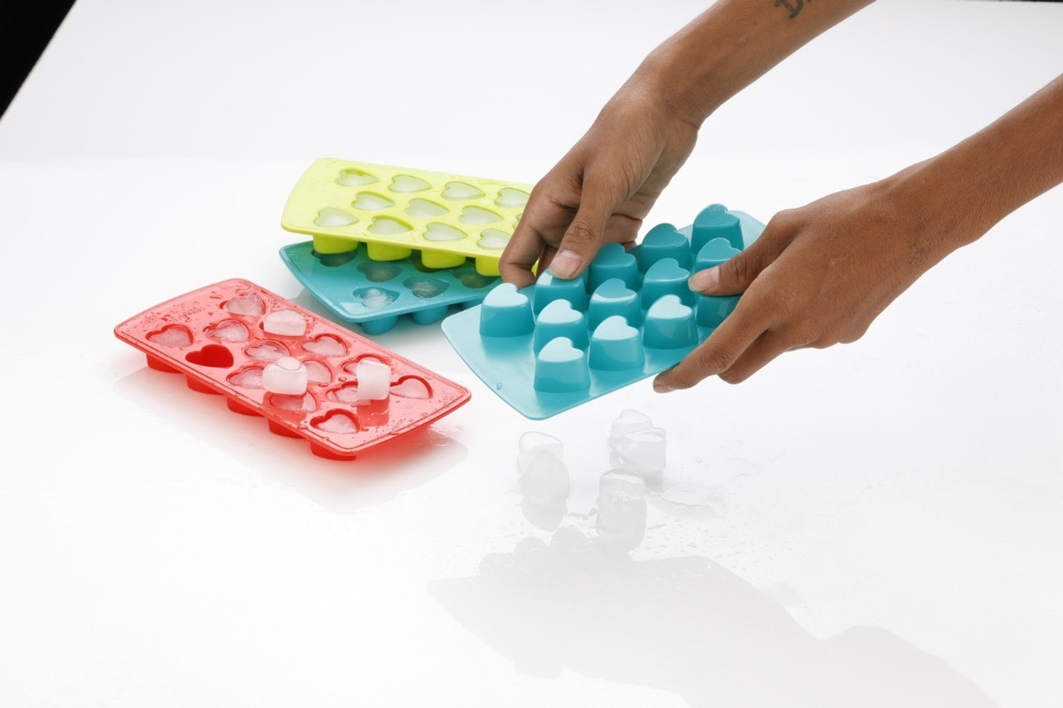 Image of Flipkart SmartBuy Multipuprose 14 in 1 Heart Shape Ice Cube Tray, Chocalate Maker Tray For Freezer (Blue, Pack of 3) Blue Plastic Ice Cube Tray