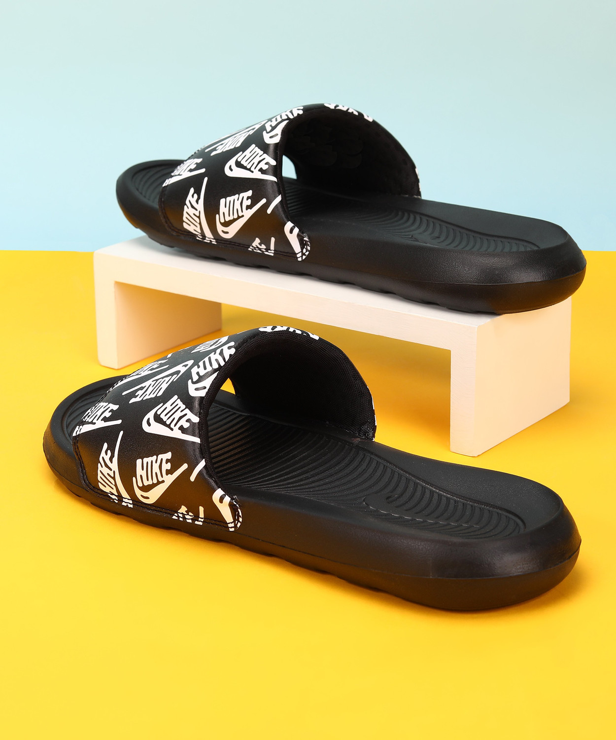 Image of NIKE Men VICTORI ONE SLIDE PRINT Slides