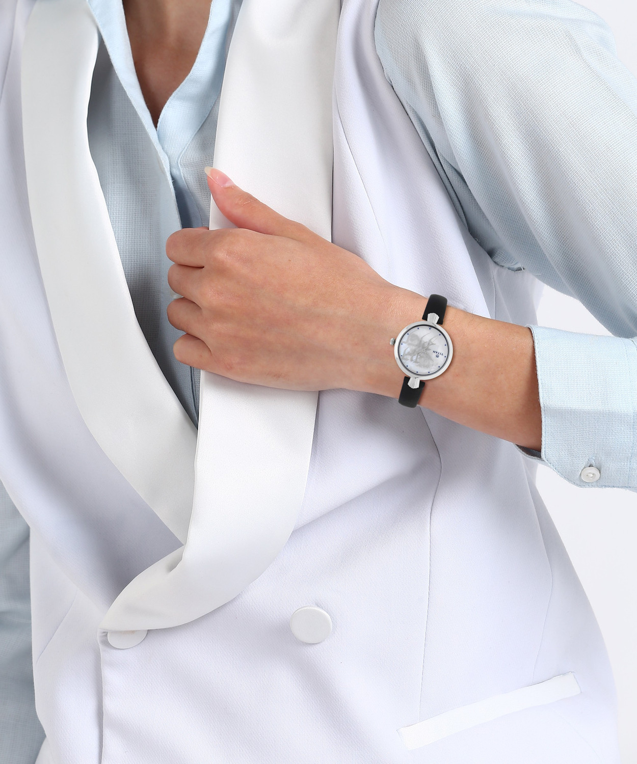 Image of Titan 2580SL01 Forever Kolkata Collection Analog Watch - For Women