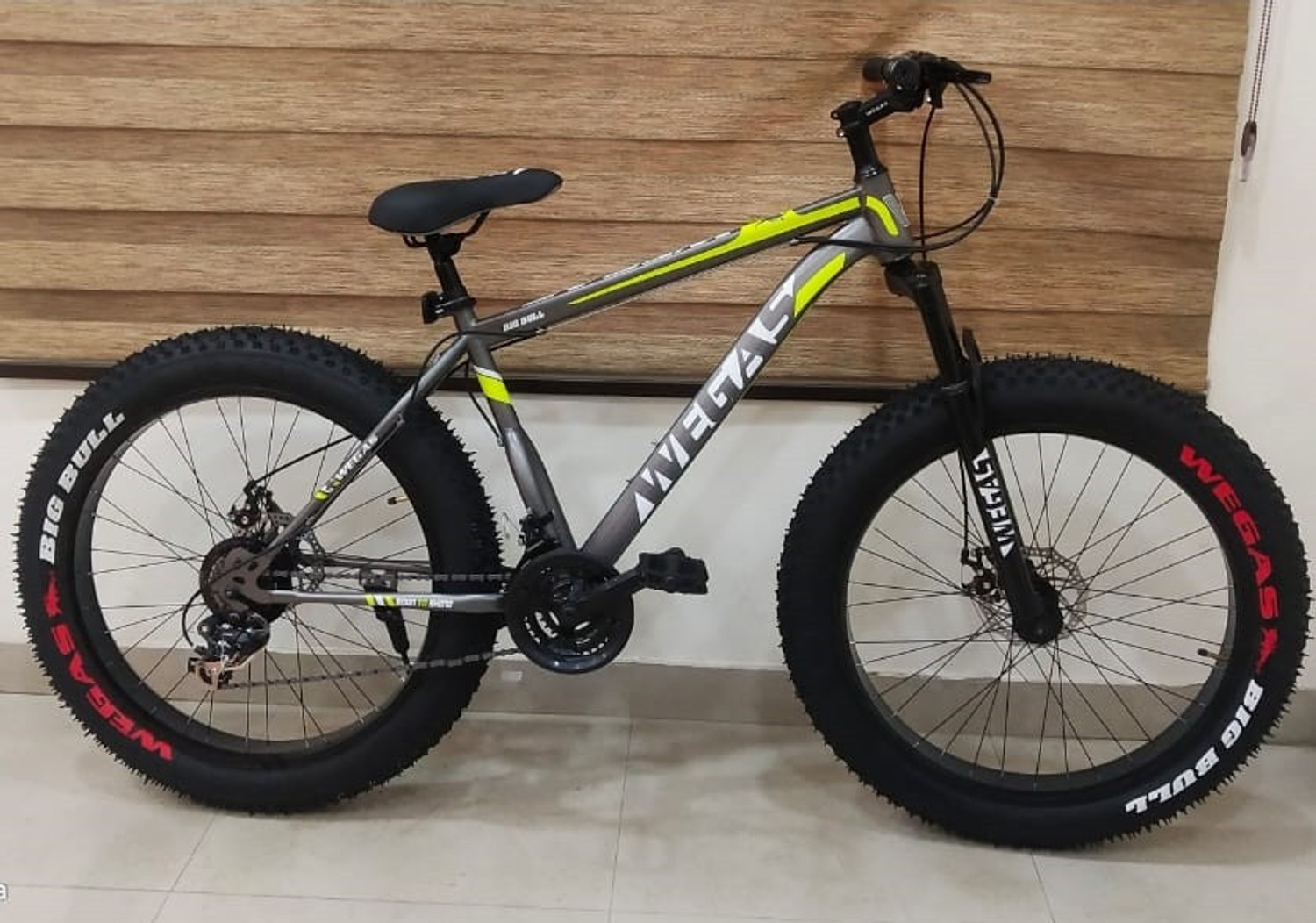 Image of Wegas BIG BULL |FAT BIKE|21 GEAR | DISC BRAKES |FRONT SUSPENSION | WATER DECALS 26 T (inch) Fat Tyre Cycle