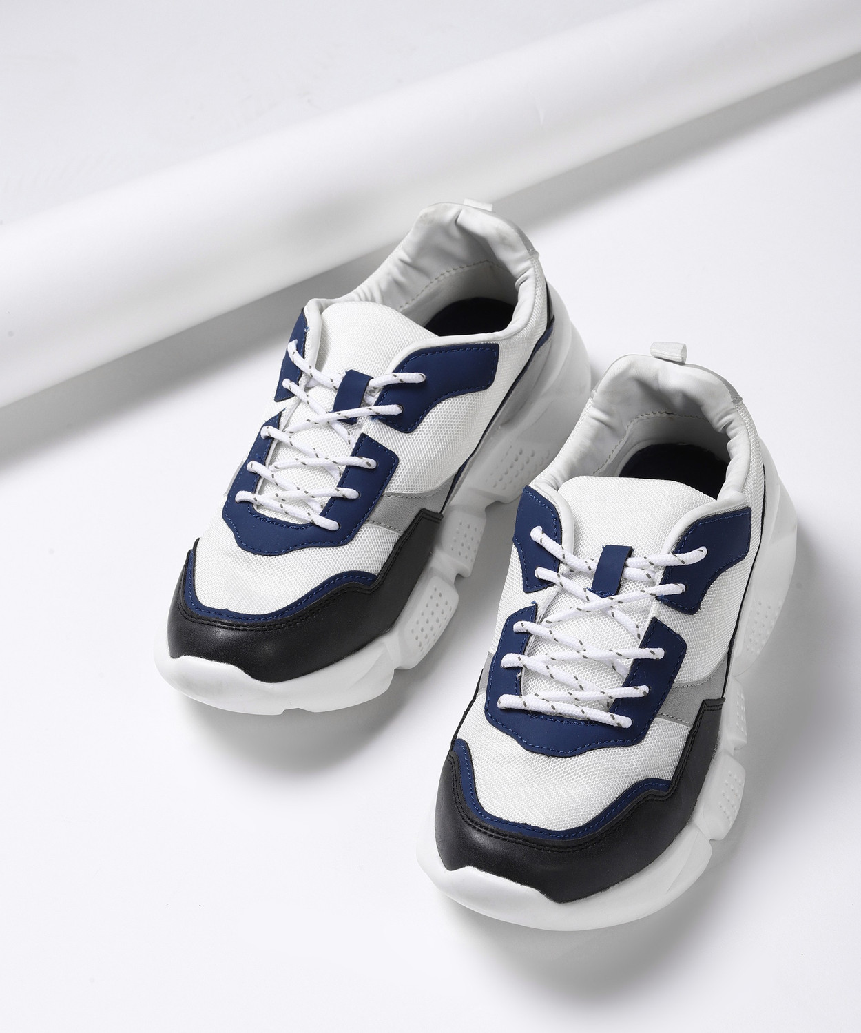 Allen solly white discount sneakers