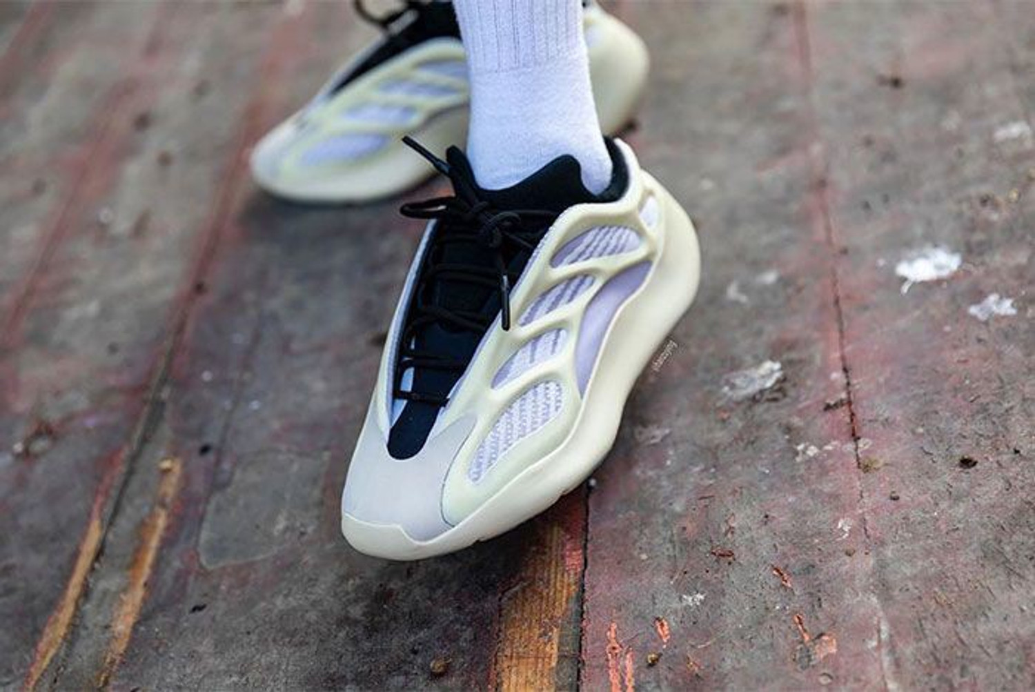 Mr shoes yeezy 700 new arrivals