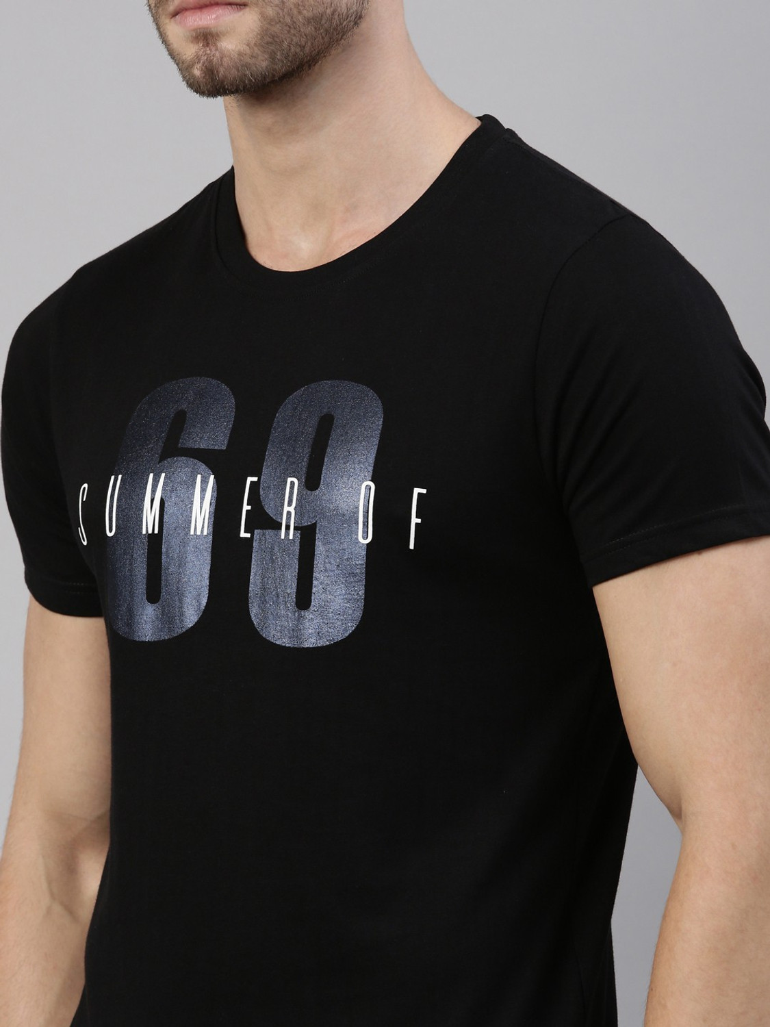 Image of JOVEN Typography Men Round Neck Black T-Shirt