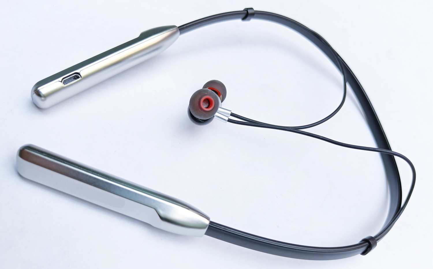 Image of ROKAVO New Neckband silver col wireless Bluetooth Headset 40hr Long battery hi-magnetic Bluetooth