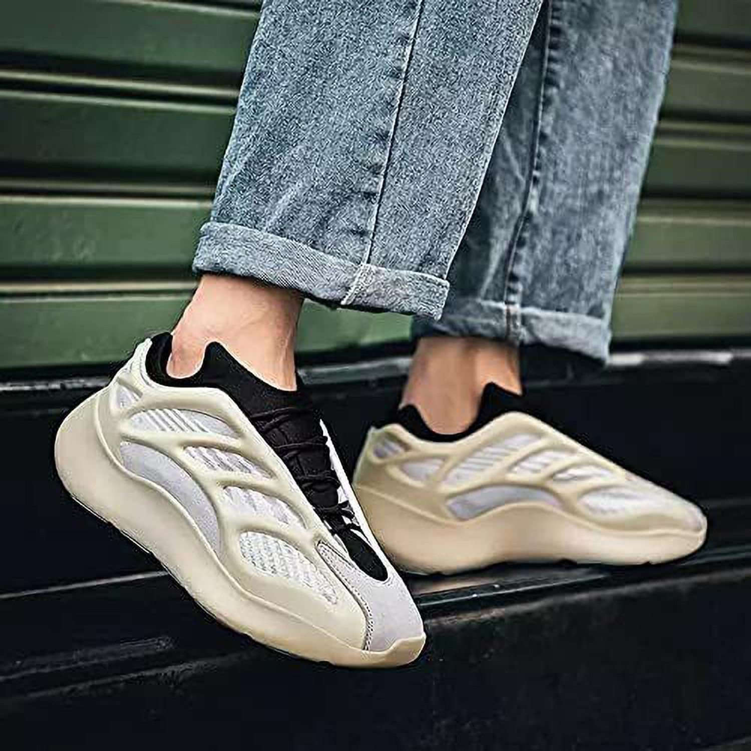 Mr shoes yeezy 700 online