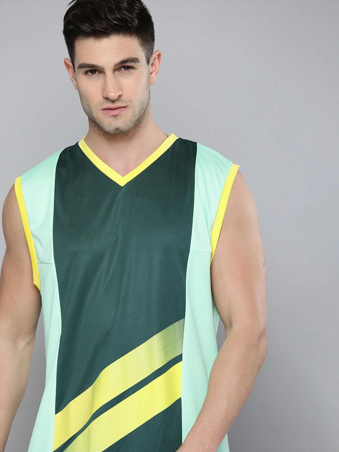 Image of HRX by Hrithik Roshan Colorblock Men V Neck Green T-Shirt