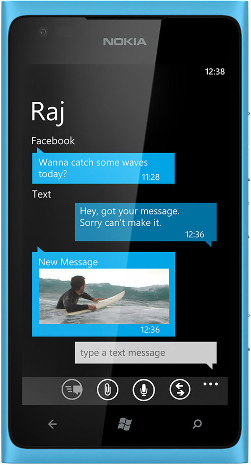 Image of Nokia Lumia 900 (Cyan, 16 GB)
