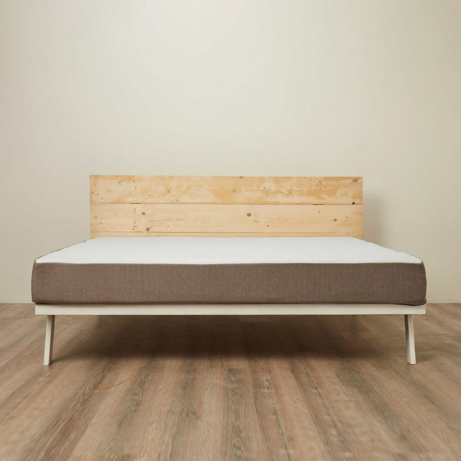 Image of Wakefit ShapeSense Orthopedic Classic Memory Foam 6 inch Queen High Resilience (HR) Foam Mattress