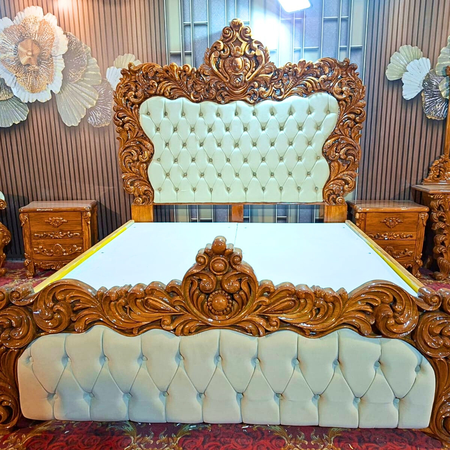 Image of ROYALSTEEL Luxury sunflower G&W 213x182cm Solid Wood King Box Bed, 213 cm x 182 cm (6.99 ft x 5.97 ft) (Finish Color - Bottlegreen And white, Delivery Condition - Knock Down)