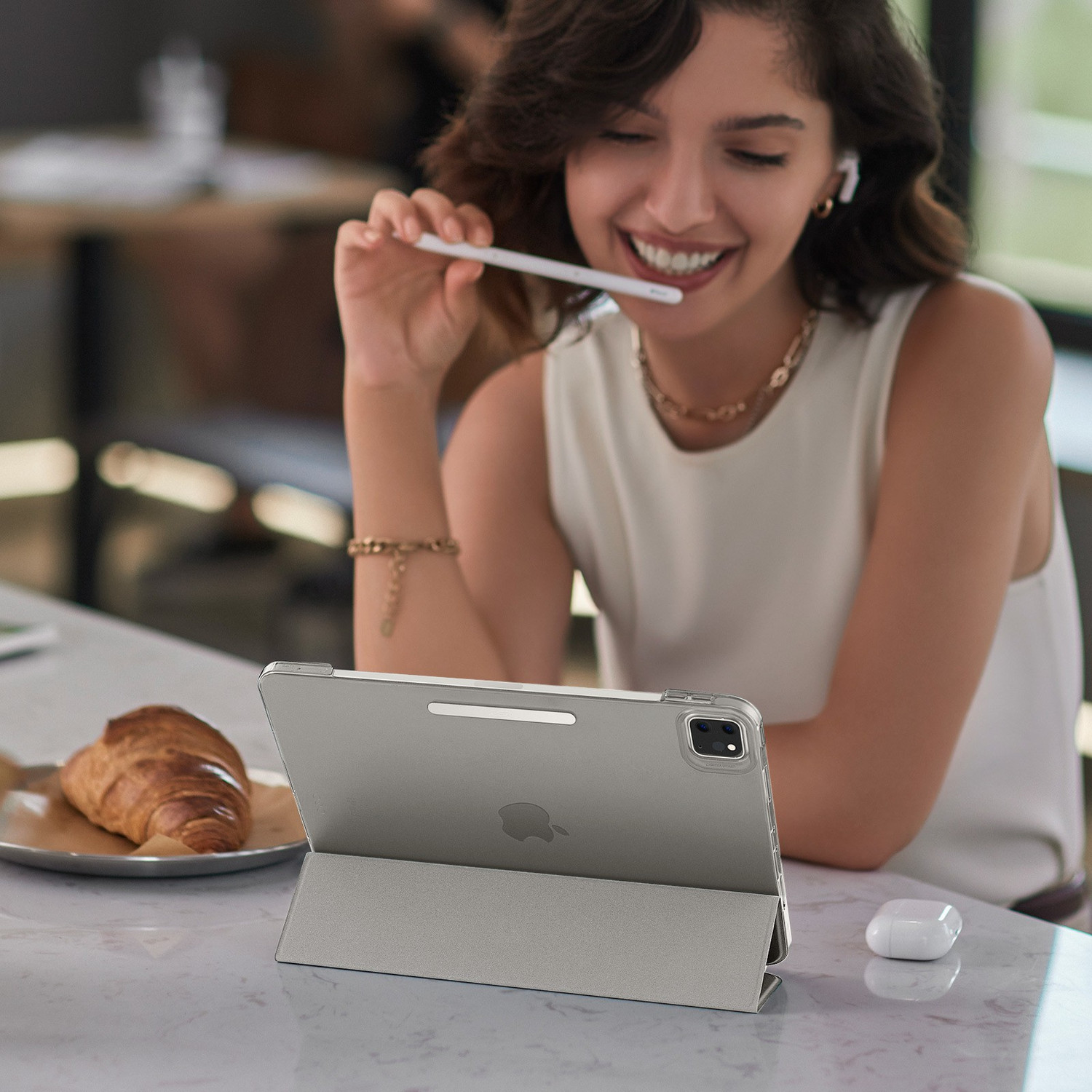 Image of ESR Back Cover for iPad Pro 11 inch Case, Ascend Trifold Series, (2022 /2021, 4th /3rd Generation), with Clasp