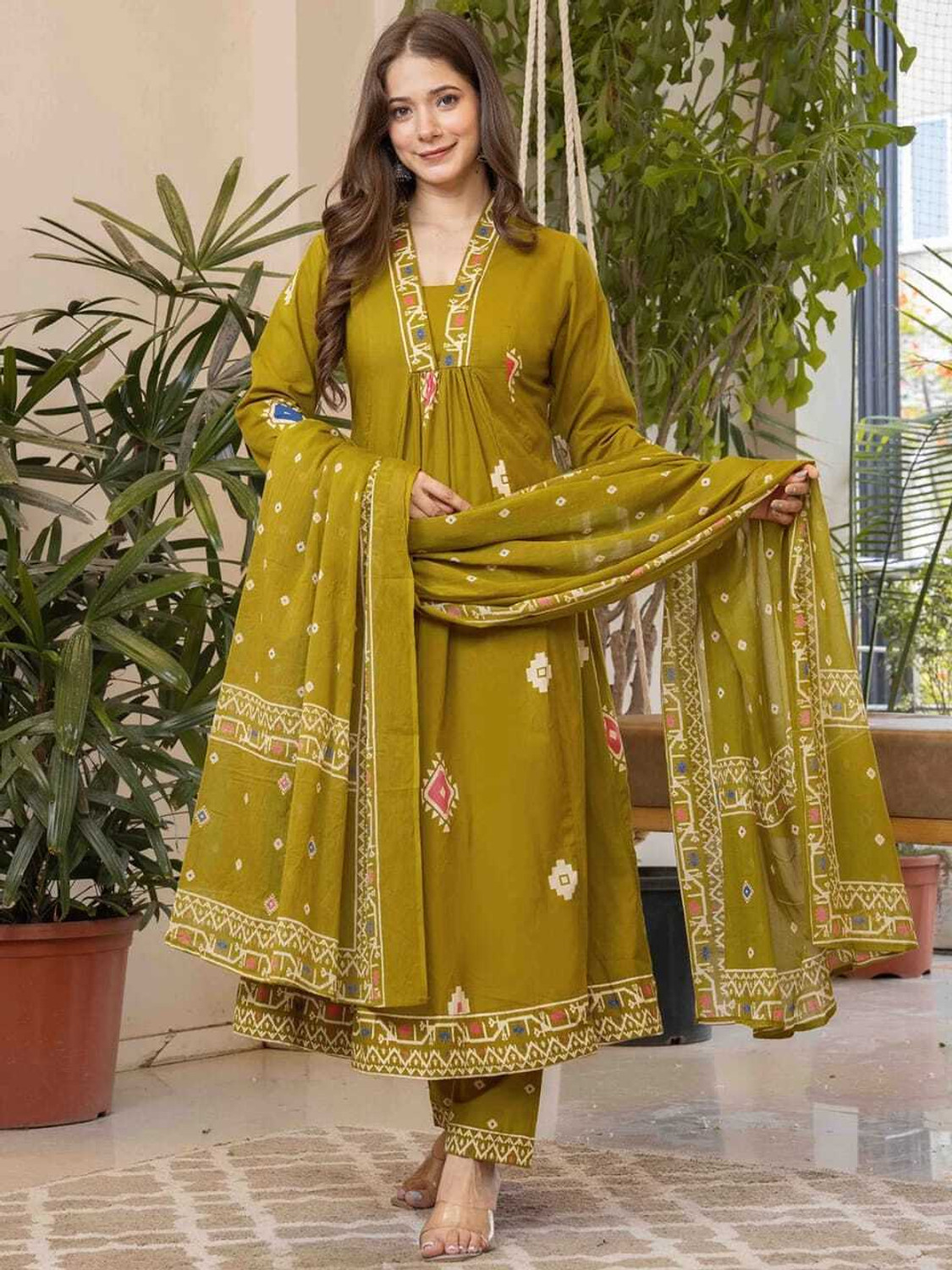 Image of KASHRA Women Pure Cotton Kurta Pant Dupatta Set