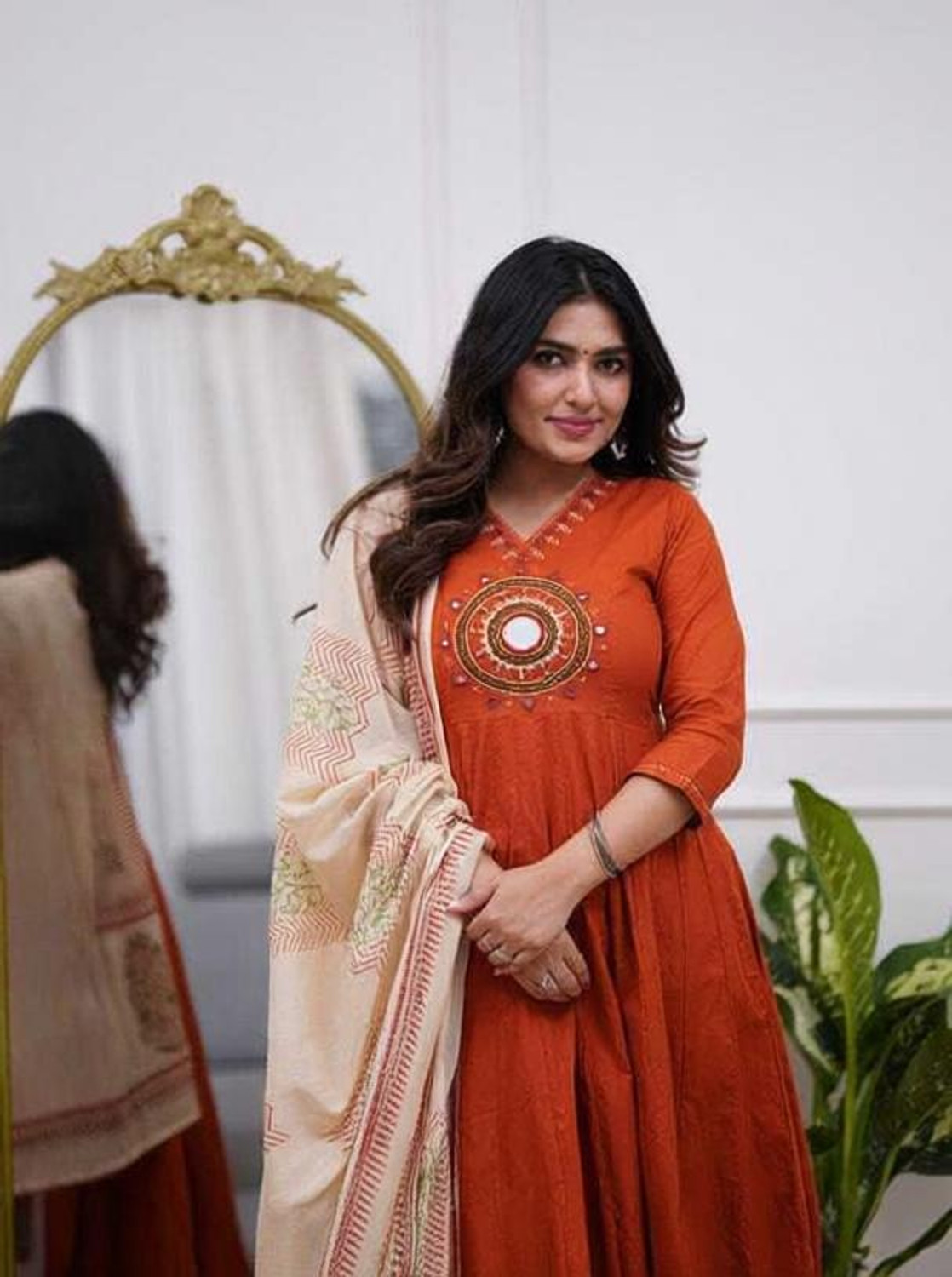 Image of Jaipuri Collection Women's Trending Solid kurta set Embroidered Kurta, Trouser /Pant & Dupatta Set