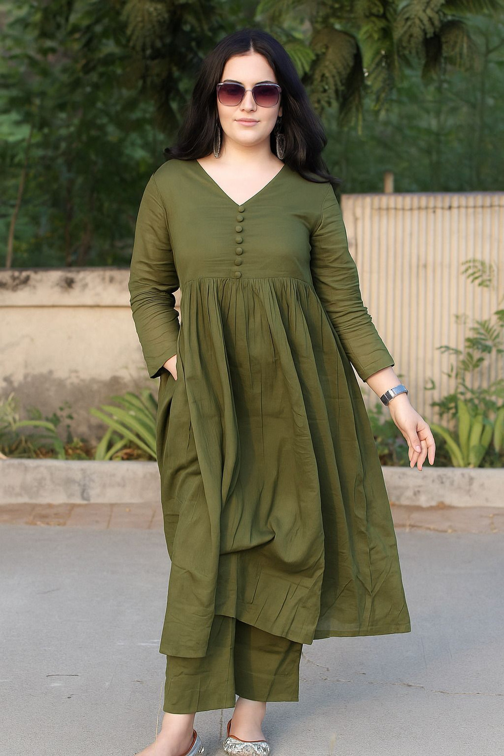 Image of SHREE HARIJI TEXTILE Women Cotton Blend Kurti Pant Dupatta Set
